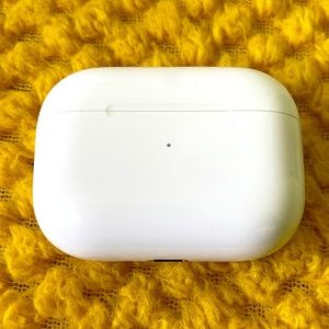 Apple AirPods Pro charging case ONLY